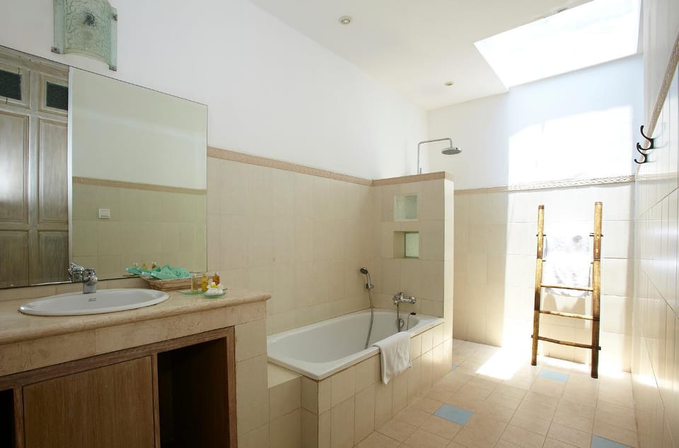 Shower, Bathroom, Bath, towels