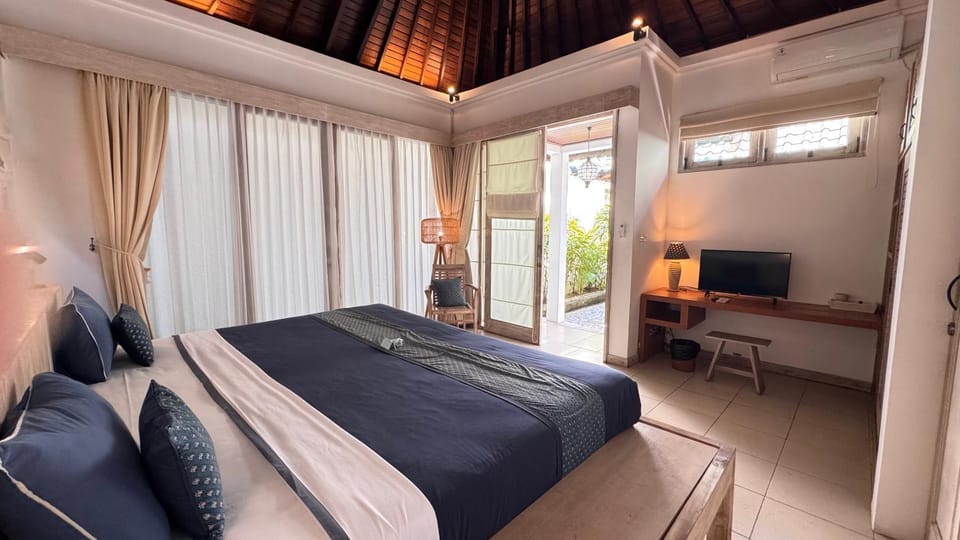 Bed, Bedroom, air conditioner