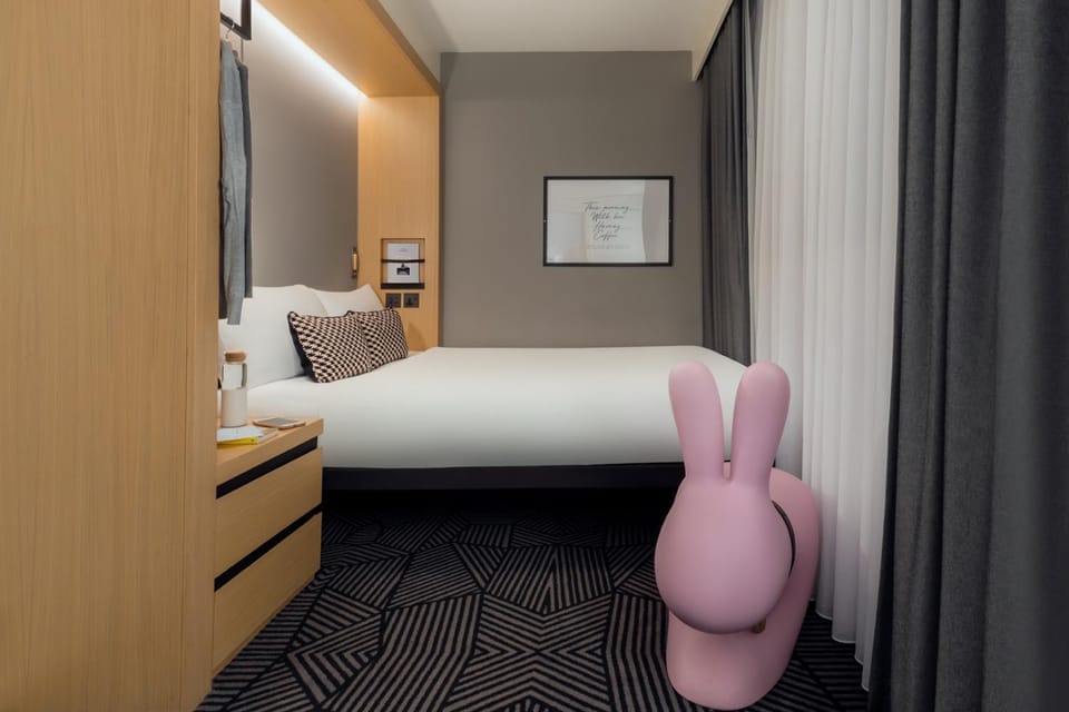 Bed, Photo of the whole room