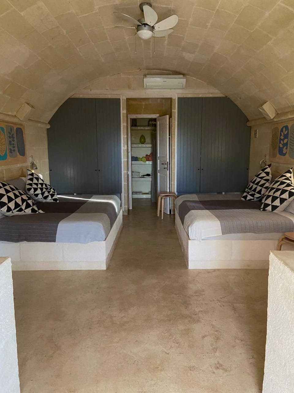 Bed, Bedroom, air conditioner