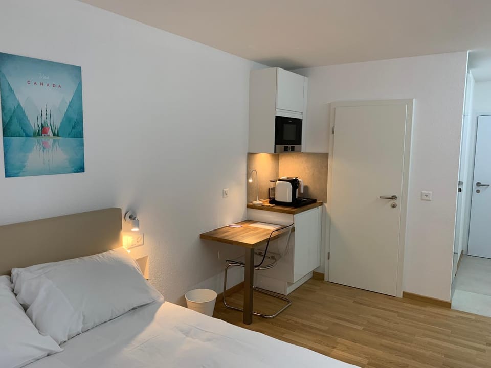 Bed, Kitchen or kitchenette, Photo of the whole room, Bedroom