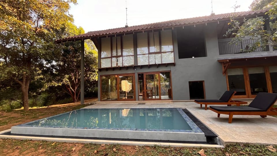 Pool view, Swimming pool, sunbed