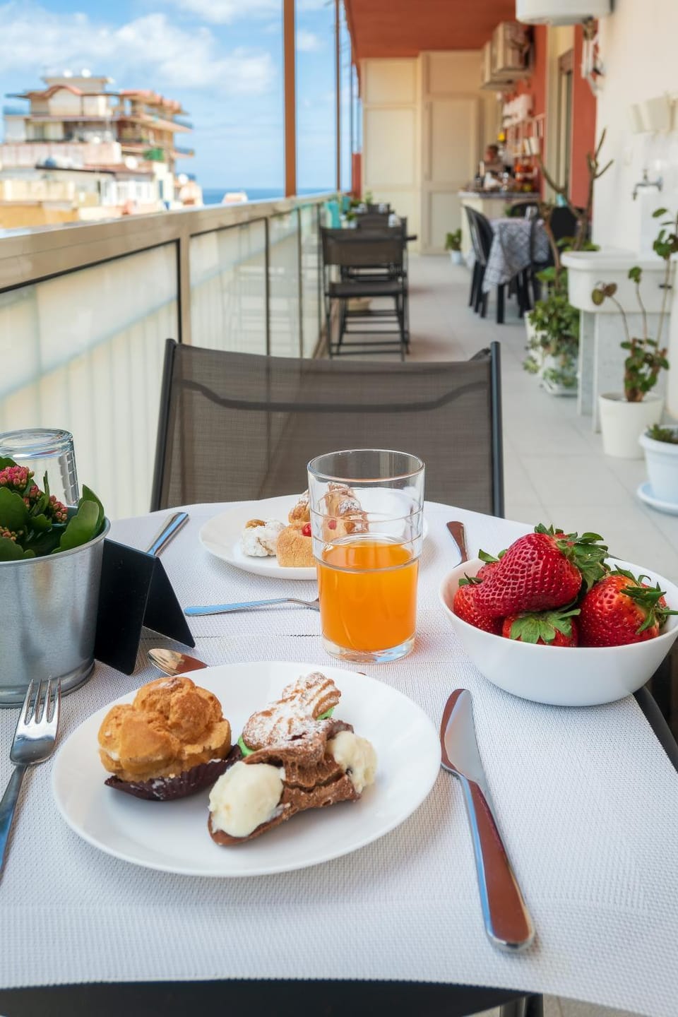 Day, View (from property/room), Balcony/Terrace, Food and drinks, Food, Breakfast, Drinks