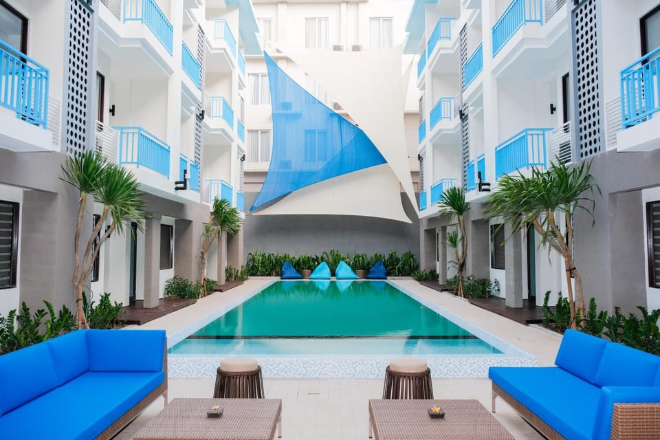 Property building, Swimming pool, Swimming pool