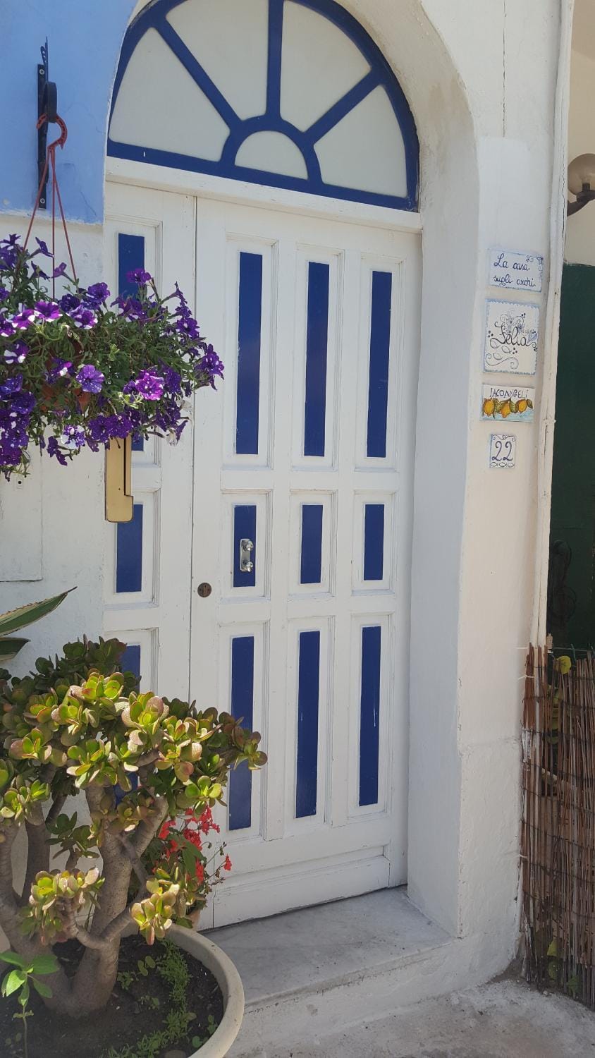 La Casa Sugli Archi Bed and Breakfast in Ponza