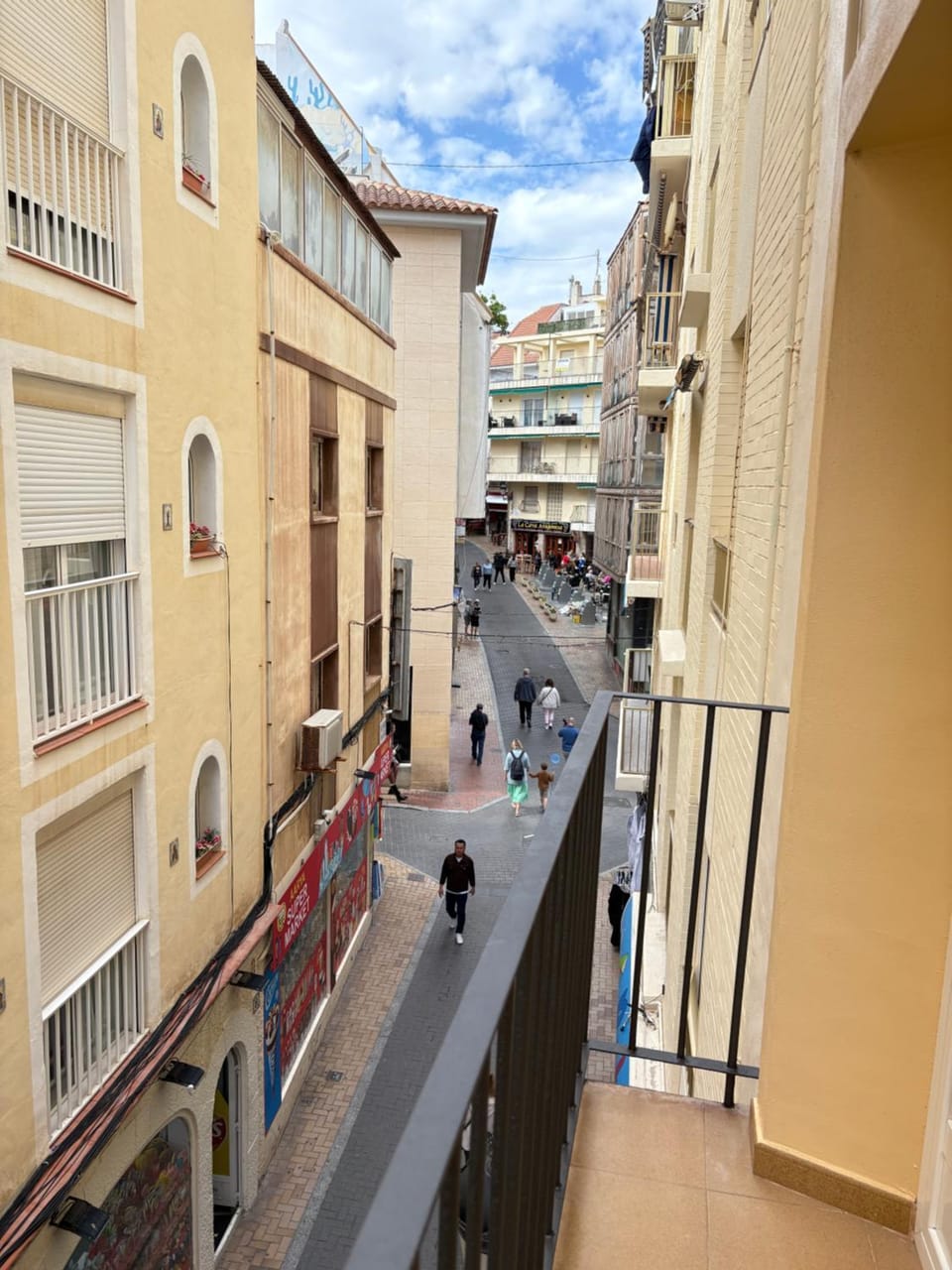 View (from property/room), Balcony/Terrace, City view