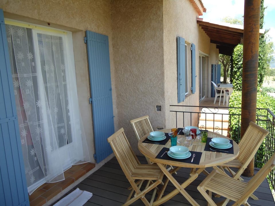 Property building, Balcony/Terrace
