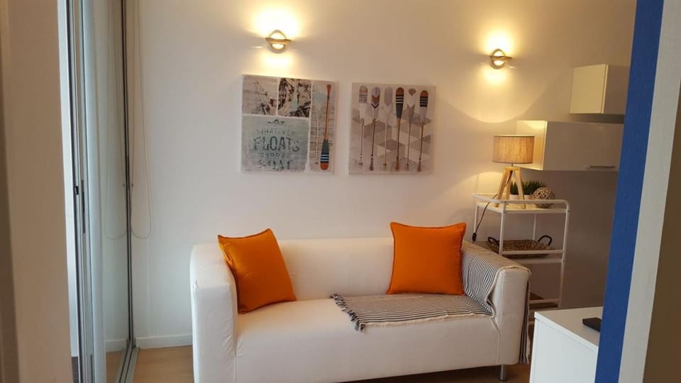 Communal lounge/ TV room, Living room, Decorative detail