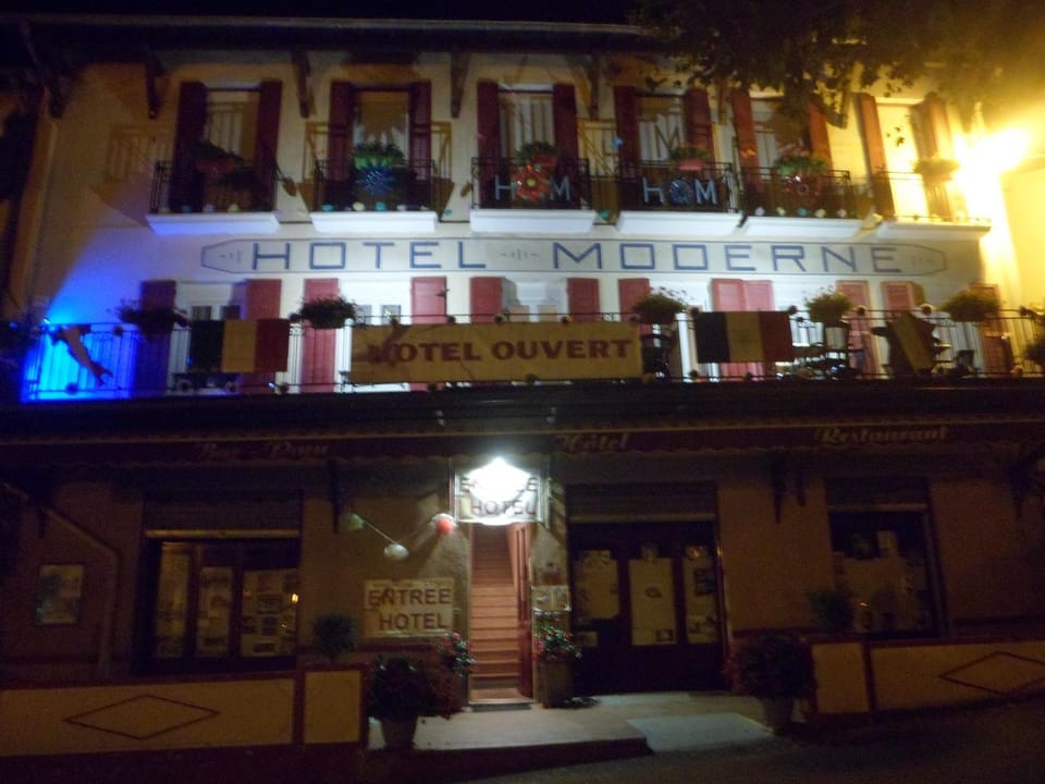 LE MODERNE VEYNES - Location d'appartements à la nuitée Hotel in Provence-Alpes-Côte d'Azur
