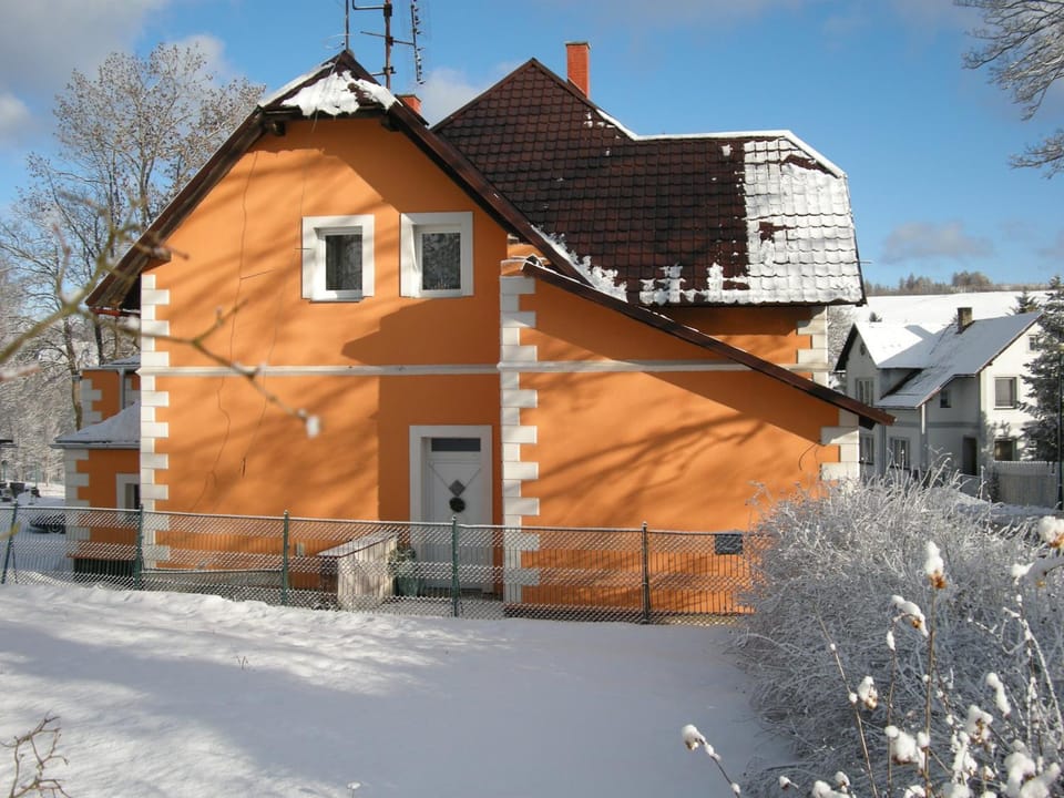 Property building, Facade/entrance, Winter