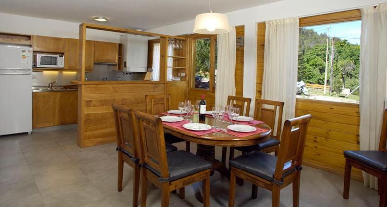 Day, Dining area