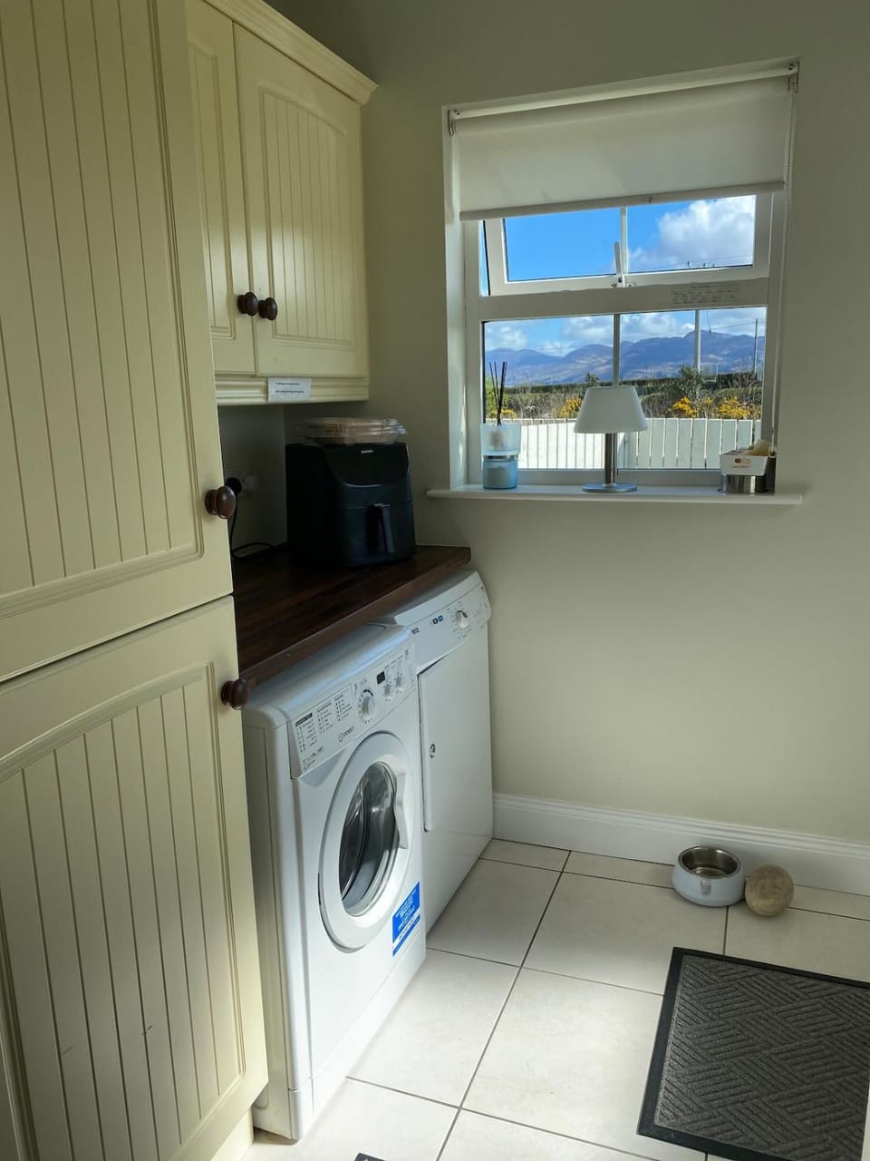 No 4 Ballymastoker Cottage House in County Donegal