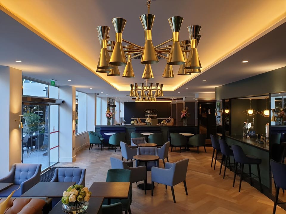 Lounge or bar, Lounge or bar