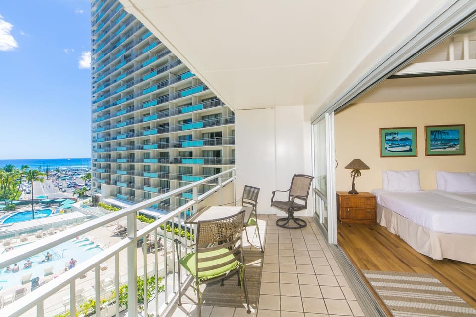 Ilikai Tower 618 House in Honolulu