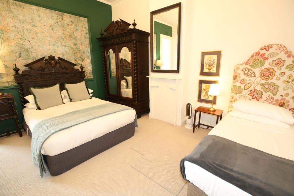 Victoria and Albert Guesthouse Bed and Breakfast in Mount Victoria