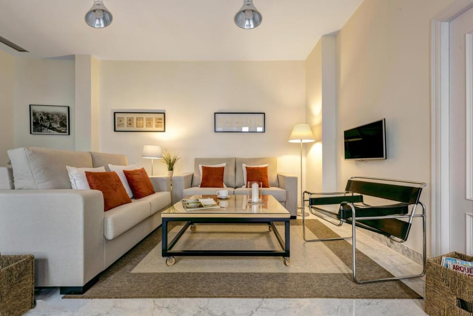 TV and multimedia, Living room, Seating area