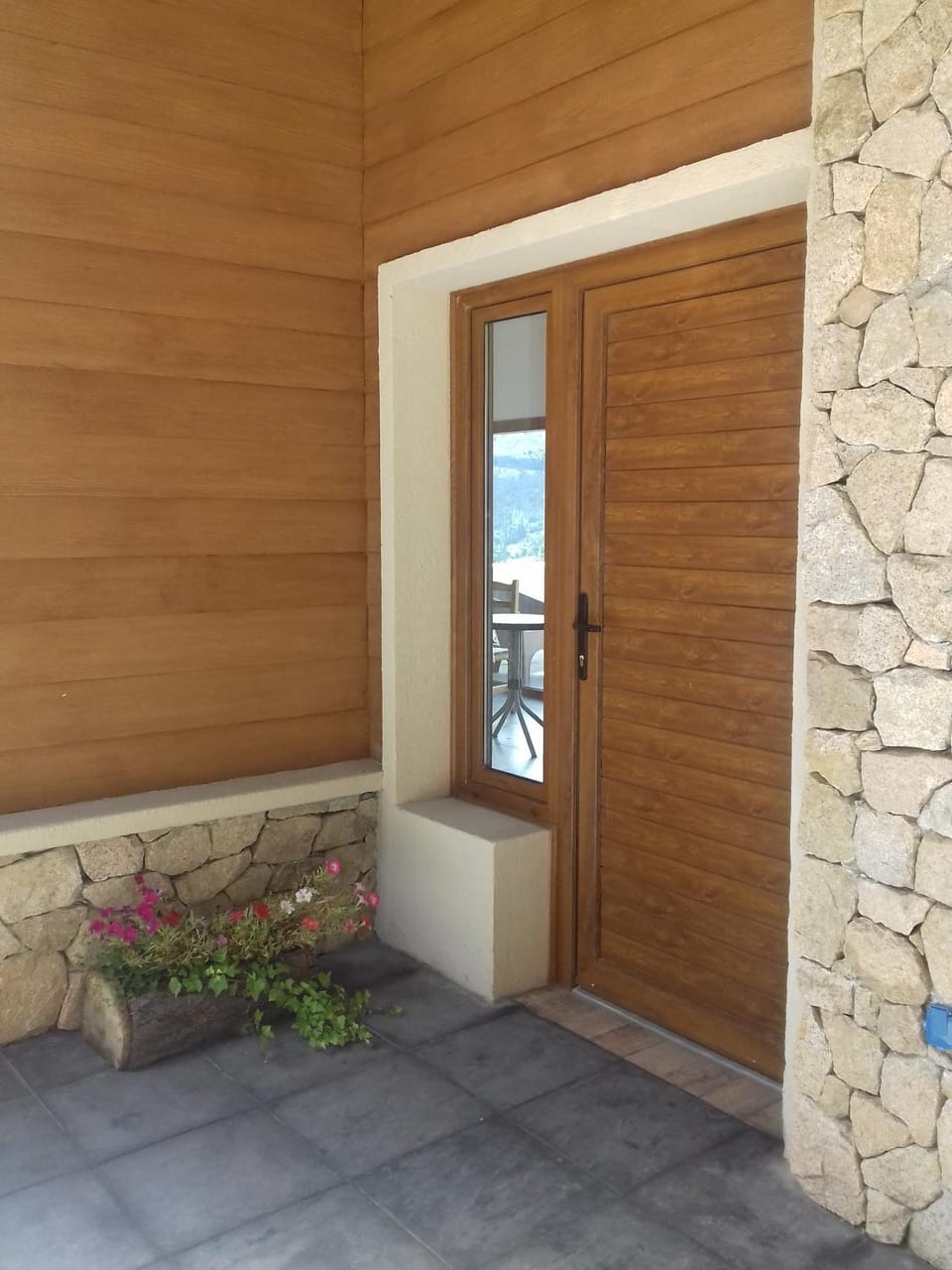 Facade/entrance