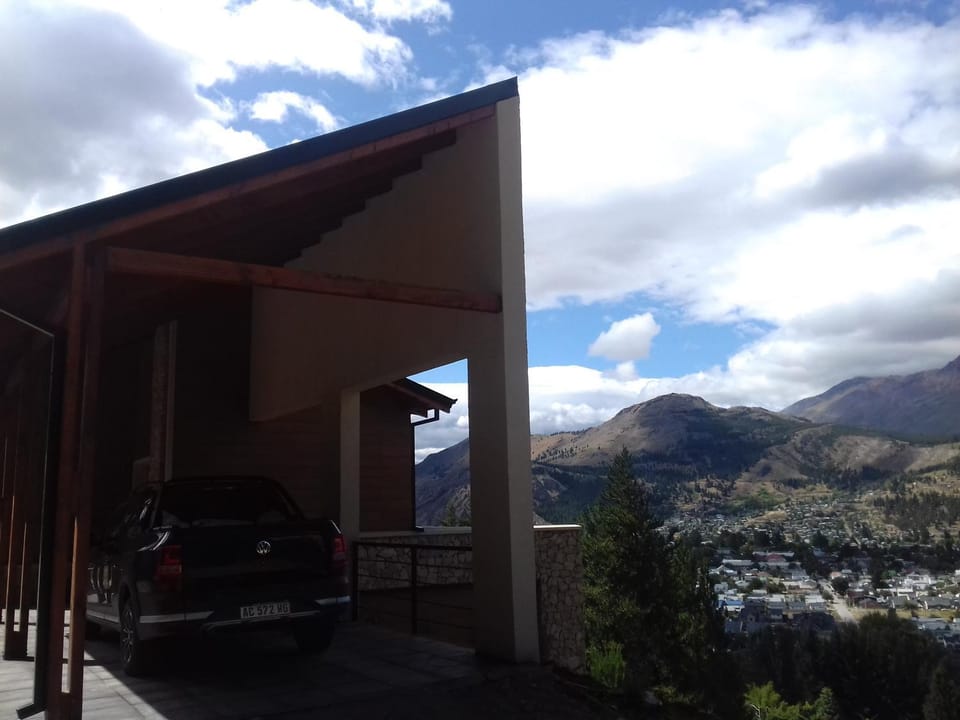 Facade/entrance, Mountain view