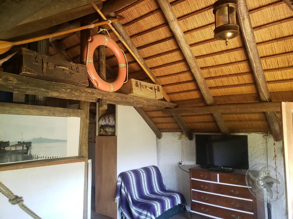 QinLing, El color del Espíritu Chalet in Maldonado Department, Uruguay