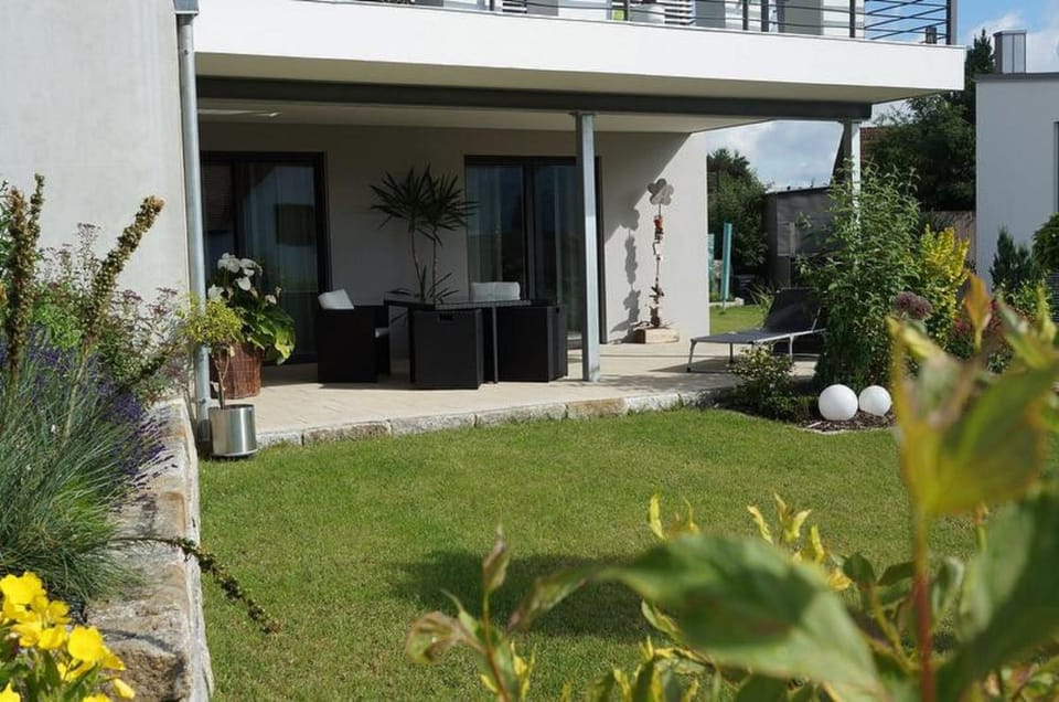 Facade/entrance, Garden