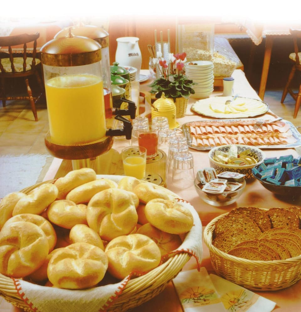 Restaurant/places to eat, Food and drinks, Food, Buffet breakfast, Buffet breakfast, Drinks