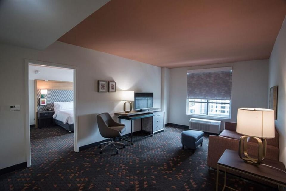 Living room, Photo of the whole room, Seating area, Bedroom