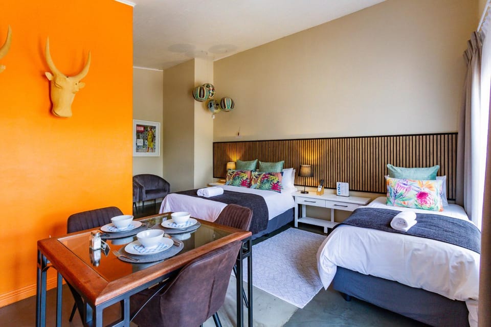 Photo of the whole room, Seating area