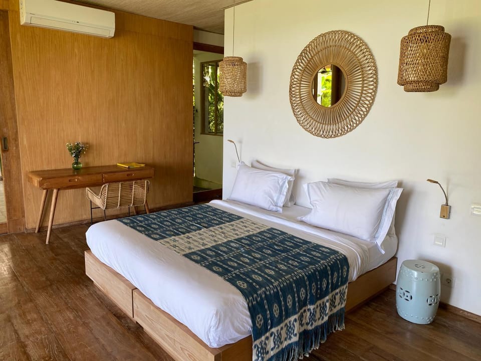Bed, Photo of the whole room, Bedroom, air conditioner