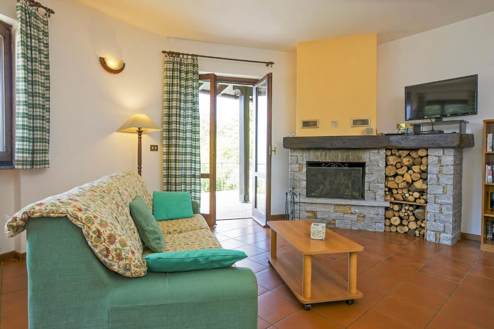 Living room, fireplace