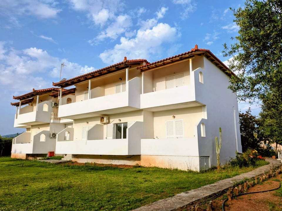 Property building, Garden, View (from property/room)