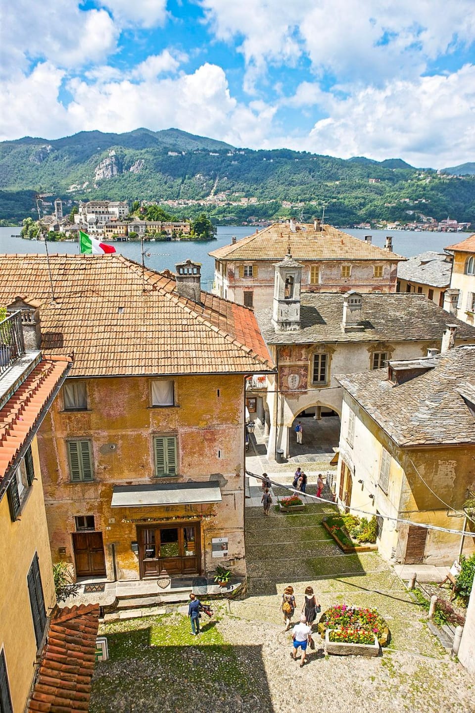 City view, Lake view, Mountain view