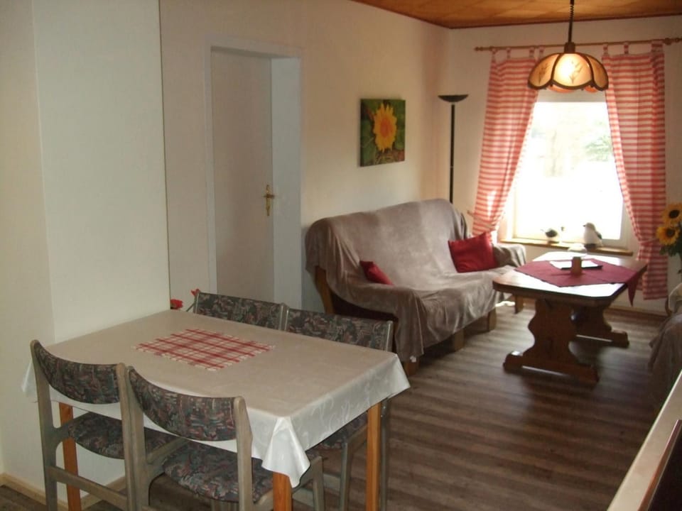 Living room, Photo of the whole room, Seating area, Dining area