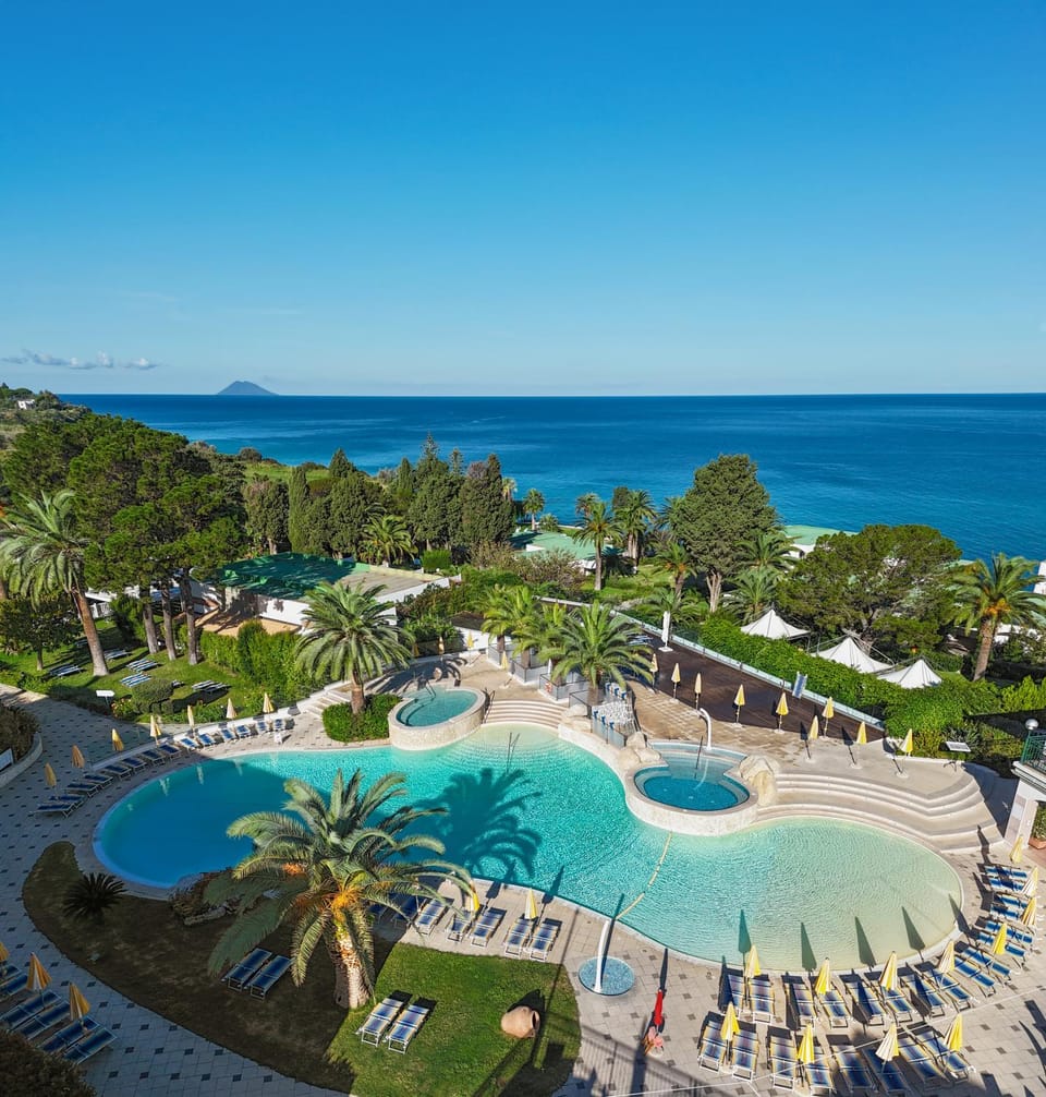 Bird's eye view, Pool view, Sea view, Swimming pool