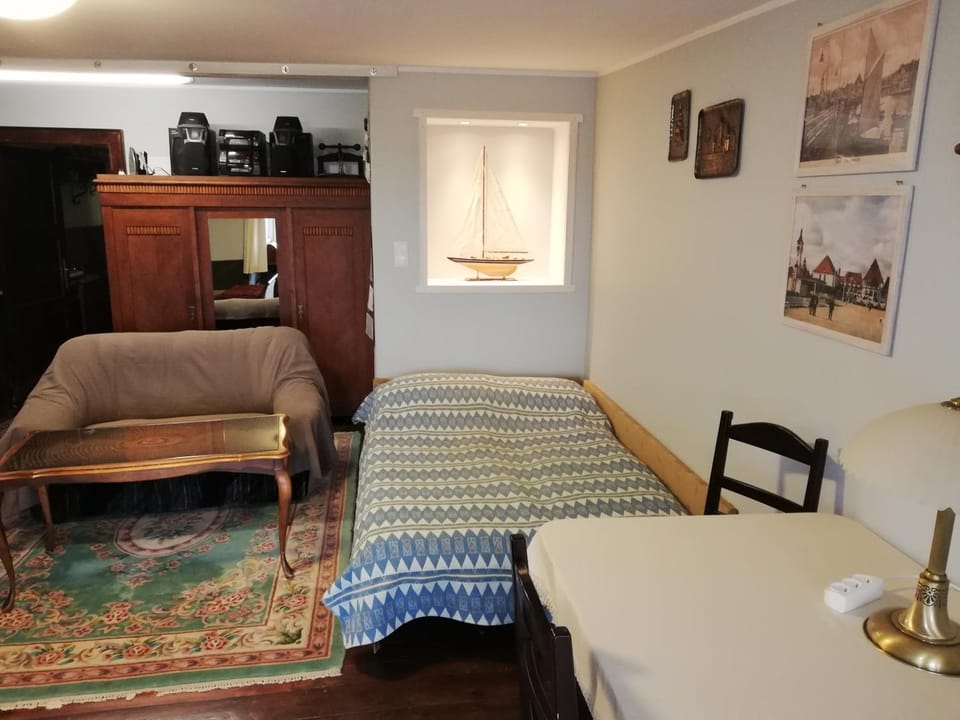 Bed, Photo of the whole room, Decorative detail