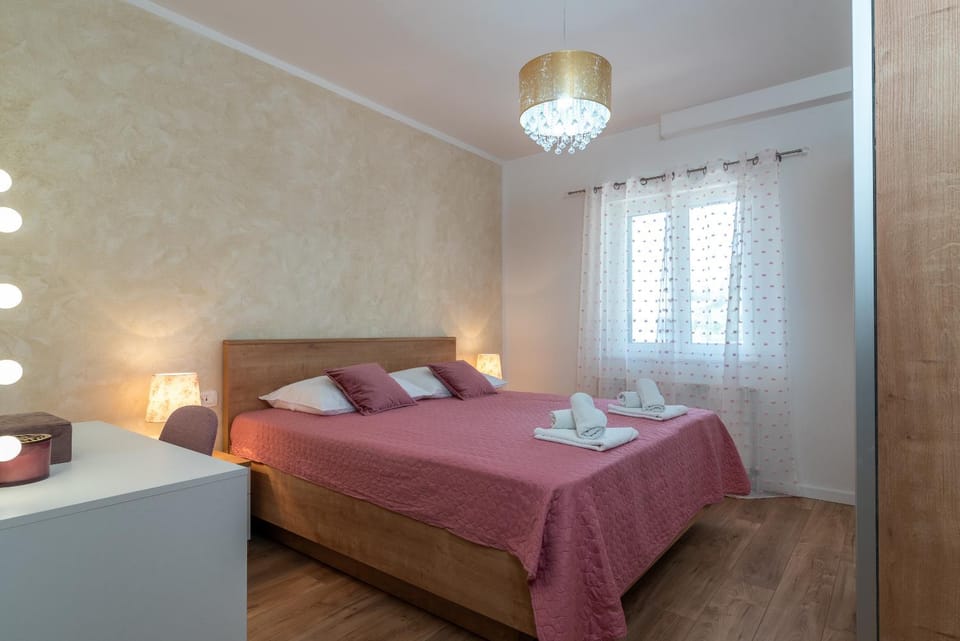 Apartments Villa Magdalena Apartment in Okrug Gornji