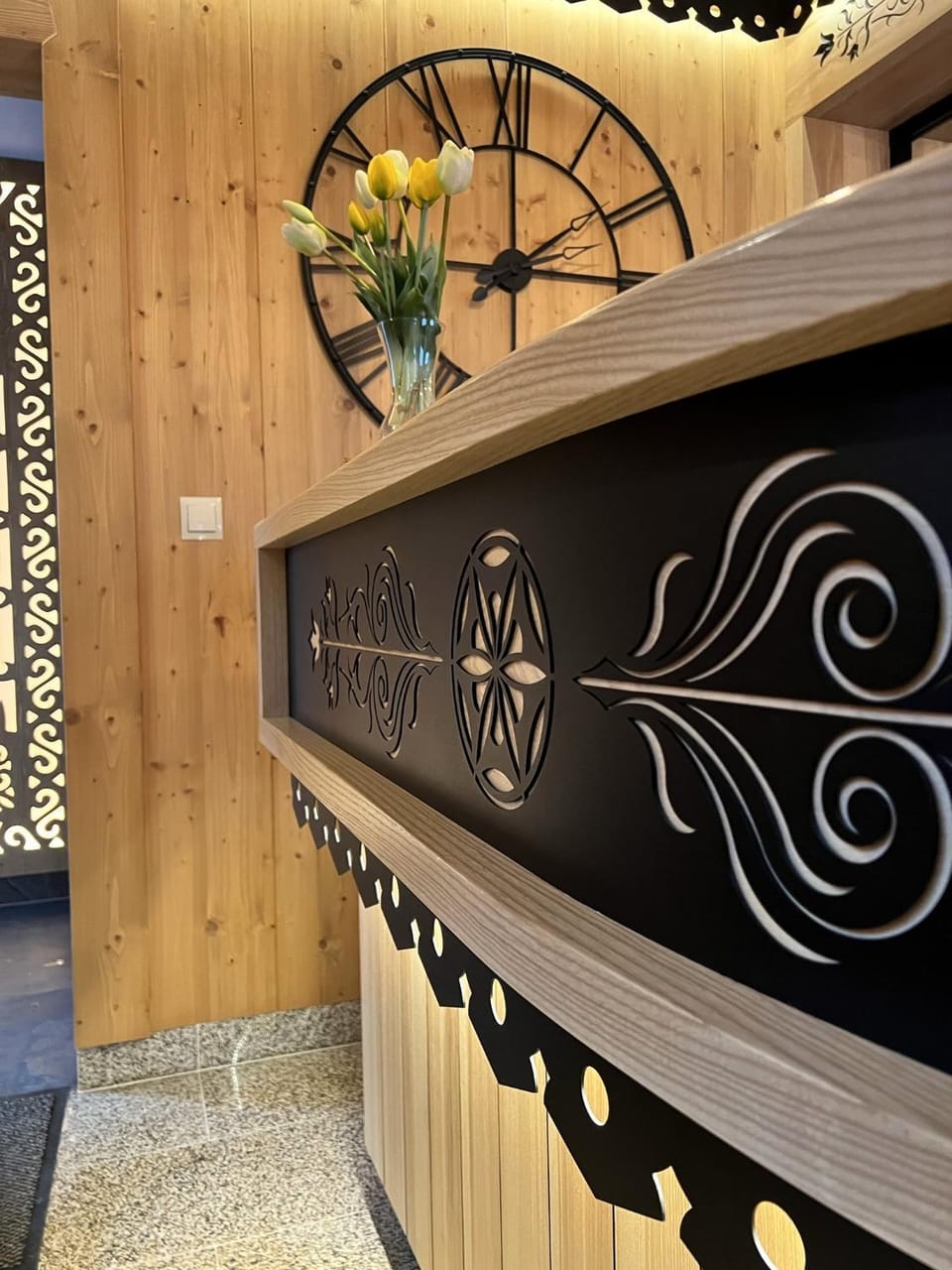 Lobby or reception, Decorative detail