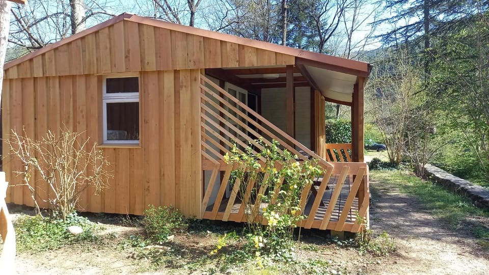 Camping des Drouilhèdes Campground/ 
RV Resort in Auvergne-Rhône-Alpes