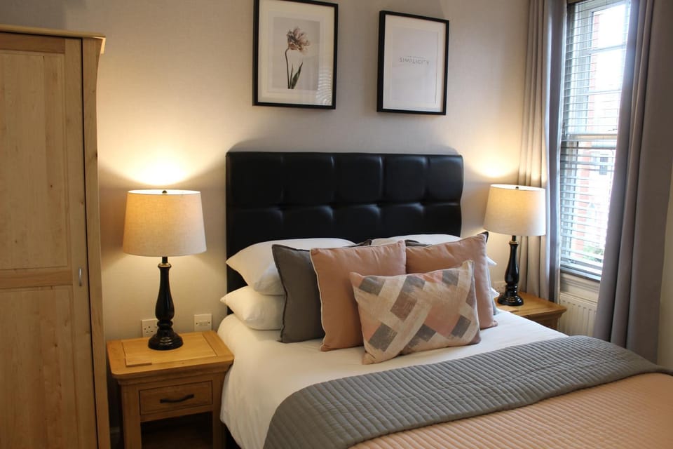 The Larches Bed and Breakfast in Wolverhampton