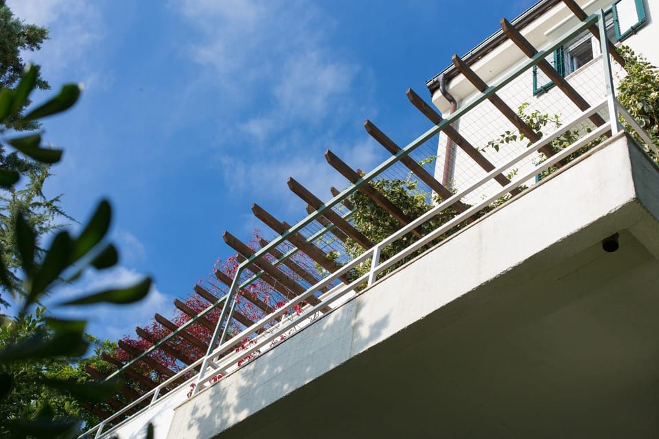 Facade/entrance, Balcony/Terrace