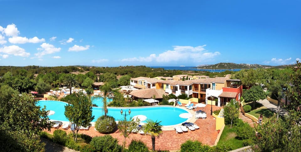 Garden, View (from property/room), Swimming pool