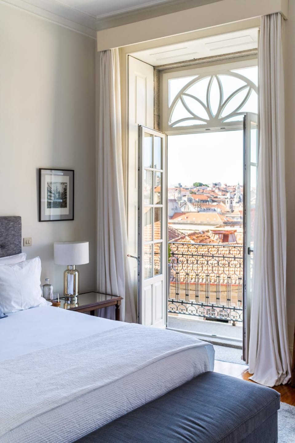 Bed, Balcony/Terrace, Bedroom, City view