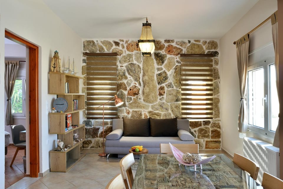 Communal lounge/ TV room, Living room, Seating area