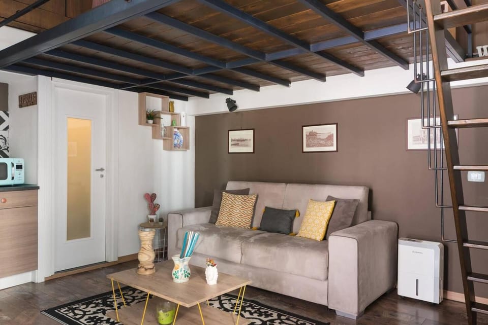 Communal lounge/ TV room, Living room, Photo of the whole room, Decorative detail, Seating area