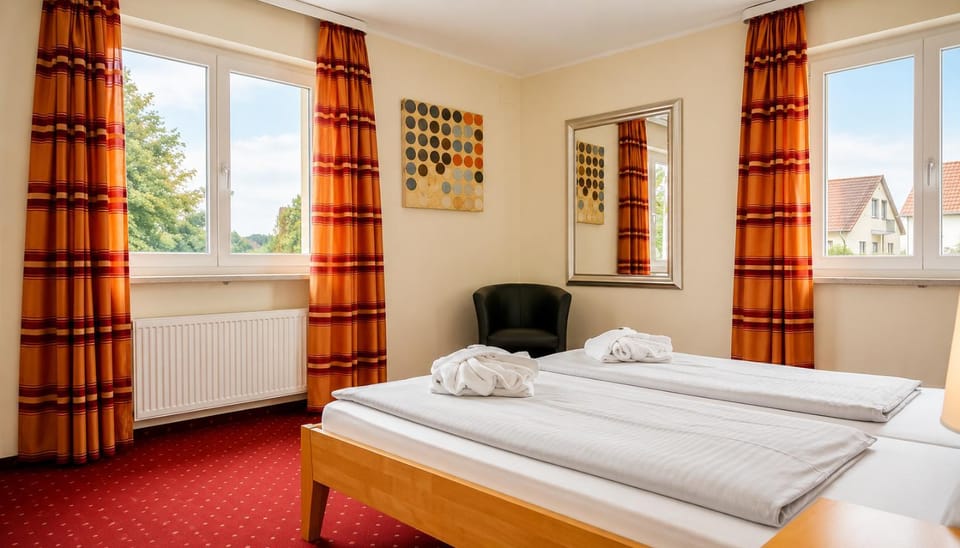Bed, Living room, Photo of the whole room, Seating area, Bedroom, internet, towels