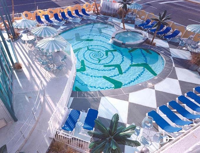 Swimming pool, Swimming pool