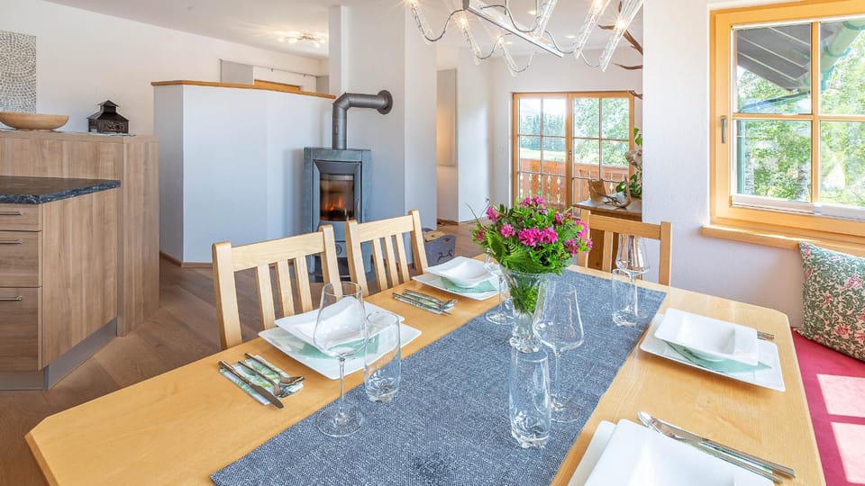 Dining area, Communal kitchen