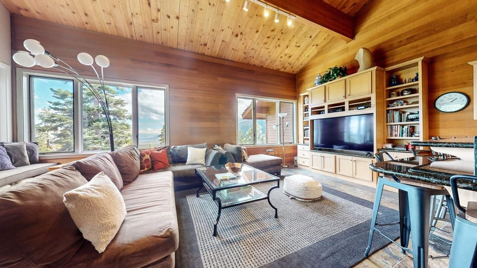 Bridges Townhome #13 Condo Apartment in Mammoth Lakes