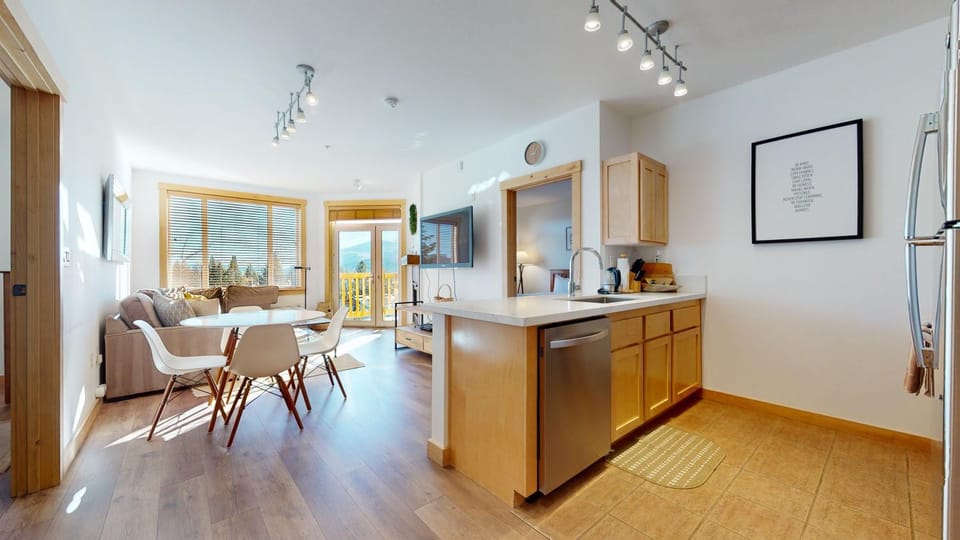 Sunstone #109 Condo Apartment in Mammoth Lakes