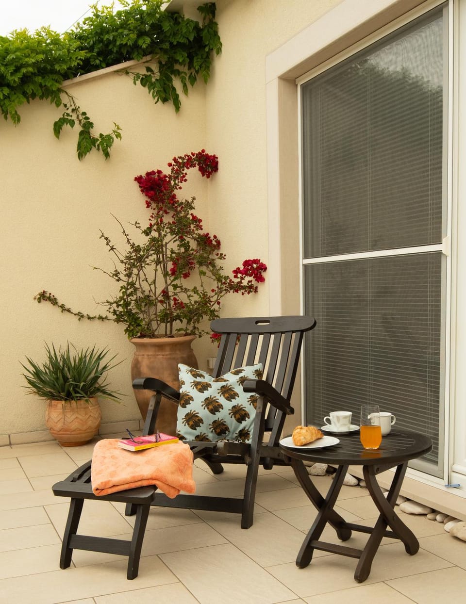 Balcony/Terrace, sunbed