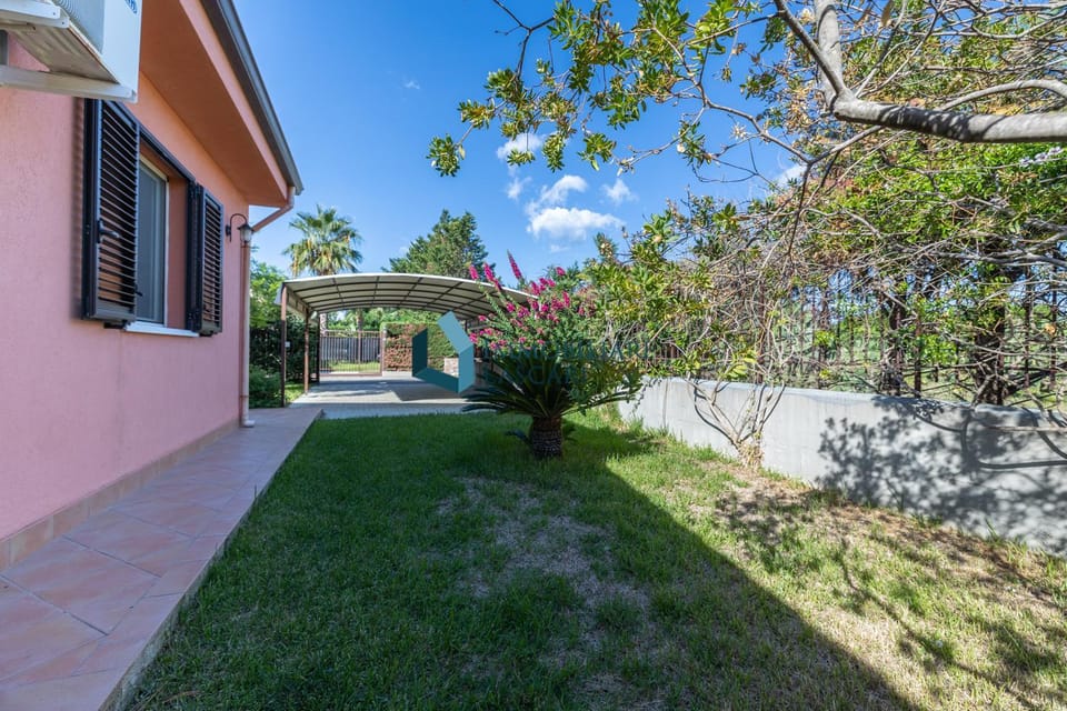 Garden, Parking